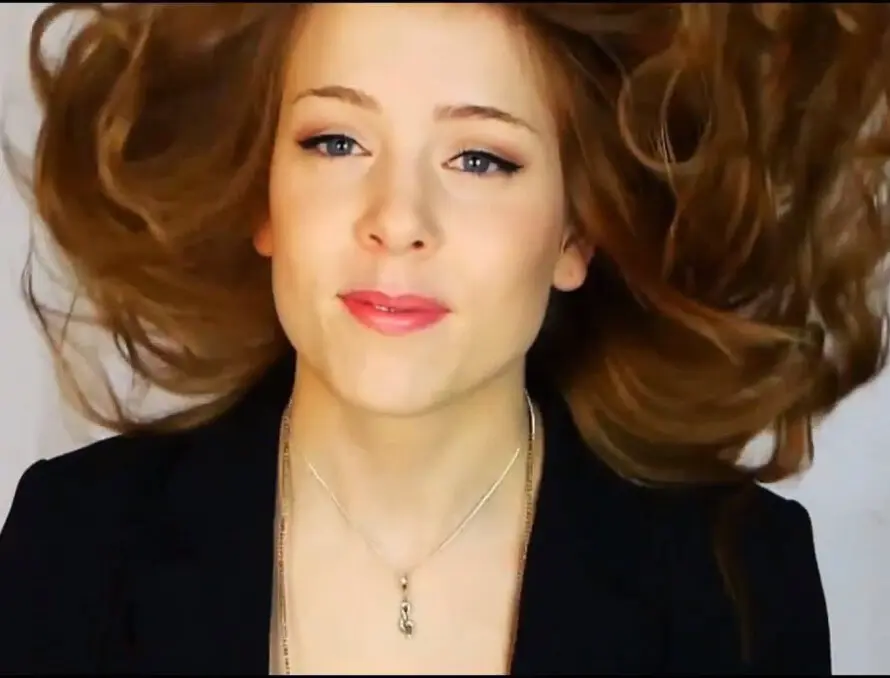 Bild von Marie und Link zu ihrem Youtube Kanal